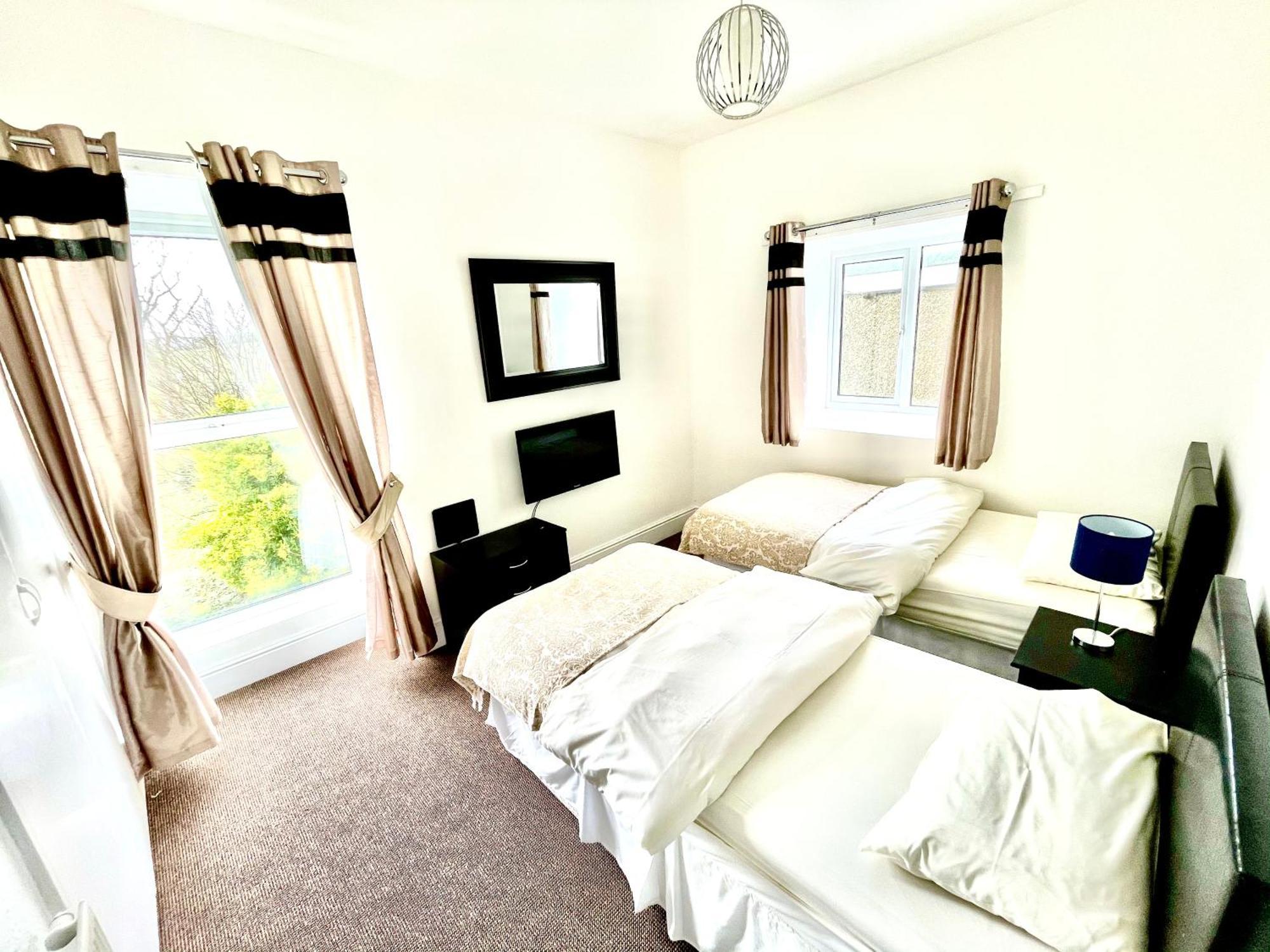 Clydfan Apartment Holyhead Exterior photo
